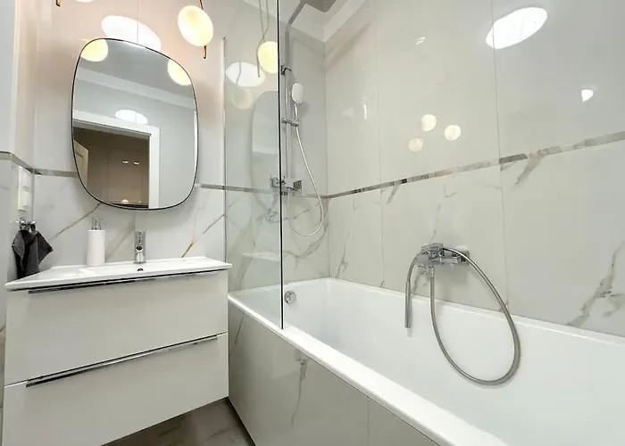 Halo 3 Check In 24h Privat Parking * Wroclaw