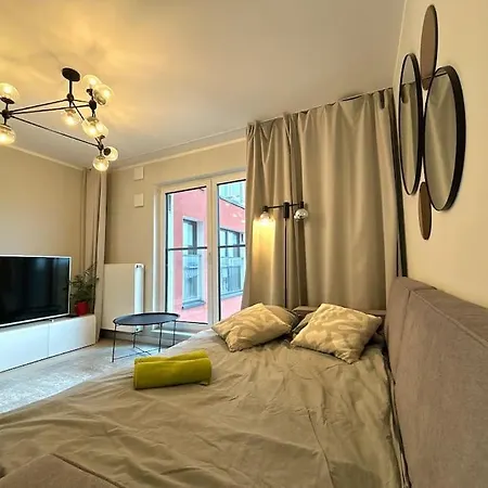 Halo 3 Check In 24h Privat Parking