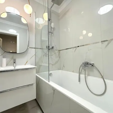 Halo 3 Check In 24h Privat Parking * Вроцлав